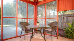 Sunshine Retreat Villa 6